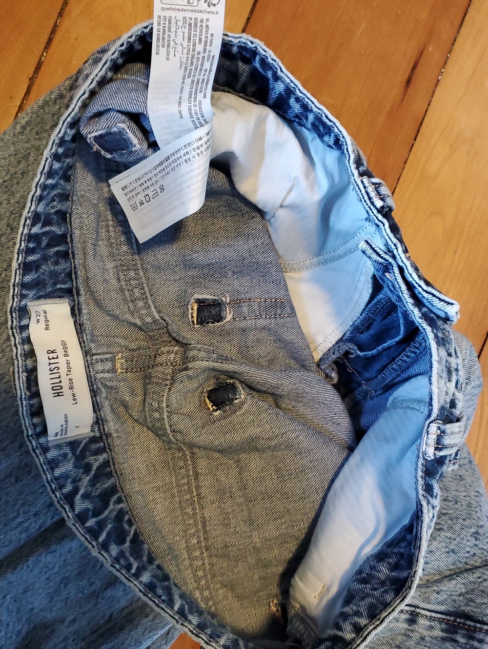 Hollister Light Blue Low-Rise Tapered Jeans Baggy - Picture 8 of 8